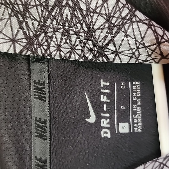 Nike Dri-Fit Kids Hoodie Size small - Picture 5 of 7